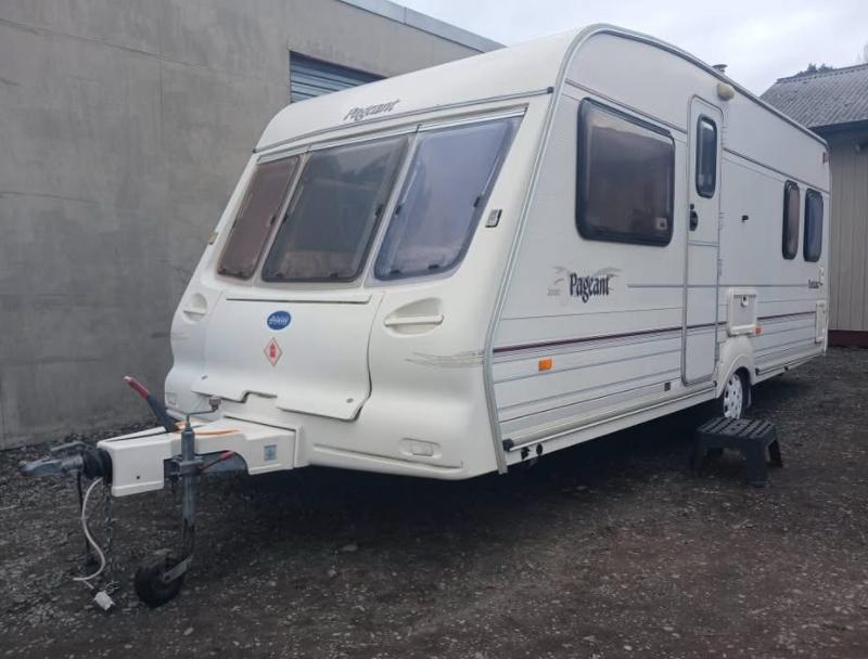2000 Bailey Pageant Caravan Restoration & Flip
